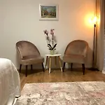 Old Town Romantic Apartment. Breslau-wroclaw.