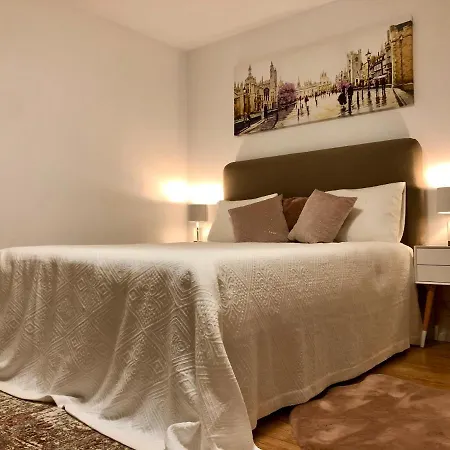 Old Town Romantic Apartment. Breslau-wroclaw. アパート ヴロツワフ